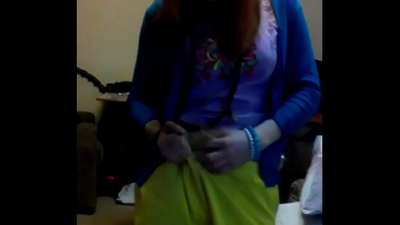 Nära onani-video av rödhårig ljusfågel